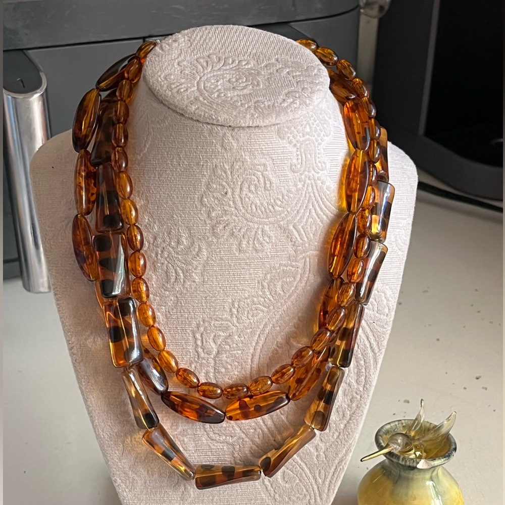 Modern Vintage ~ Acrylic Cheetah 🐆 Necklace